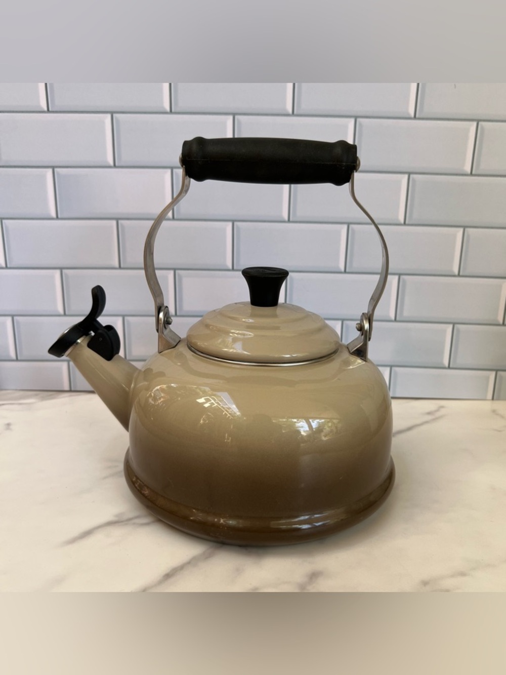 Le Creuset Whistling Kettle 1.7 Quart